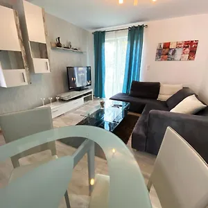 Apartament City Apartment