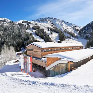 Lizum 1600 | Kompetenzzentrum Snowsport Tirol 3*, Axamer Lizum Österreich