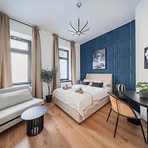 Rive By Home1 Viena
