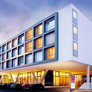 Leonardo Salzburg Airport Hotel Wals-Siezenheim