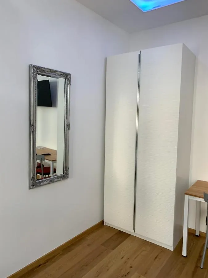 Colony Apartments Vienne 2*,