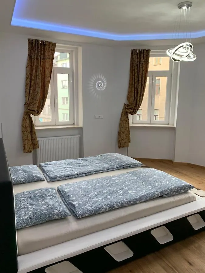 Colony Apartments Vienne 2*,